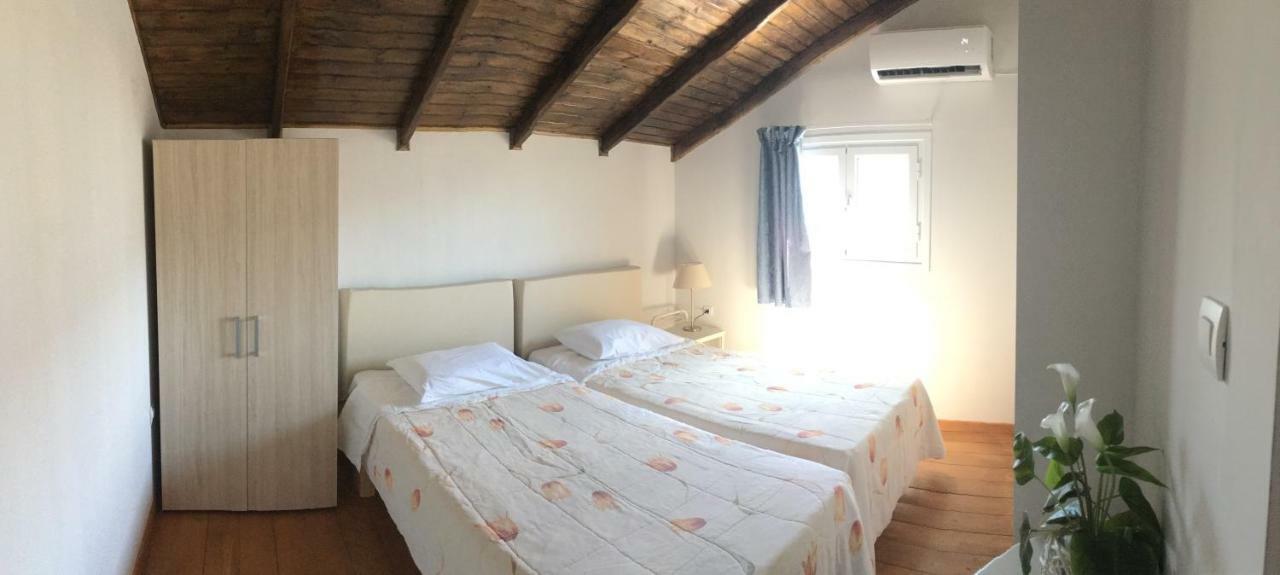 Daphne'S Boutique Apartments Livádhion Zewnętrze zdjęcie