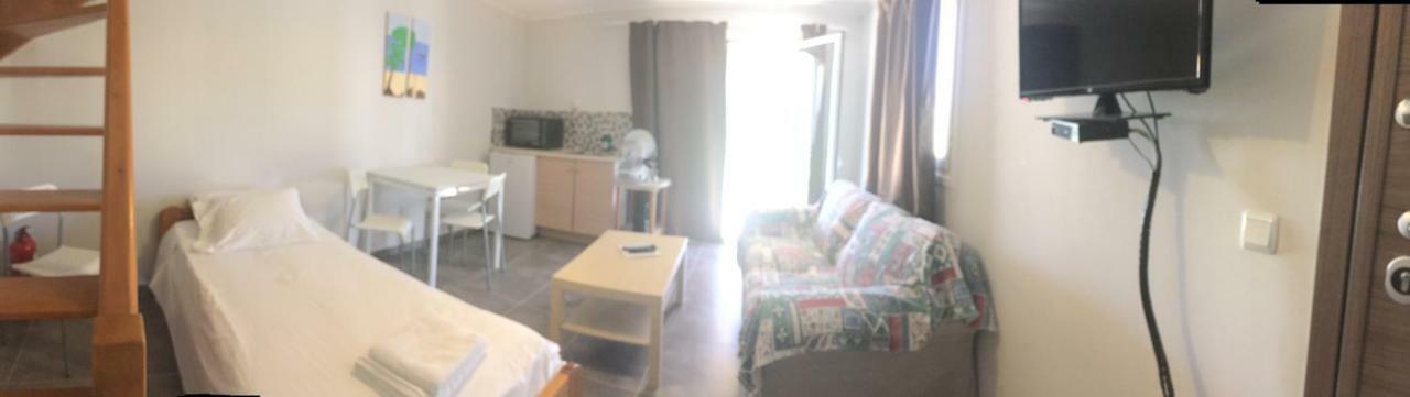 Daphne'S Boutique Apartments Livádhion Zewnętrze zdjęcie